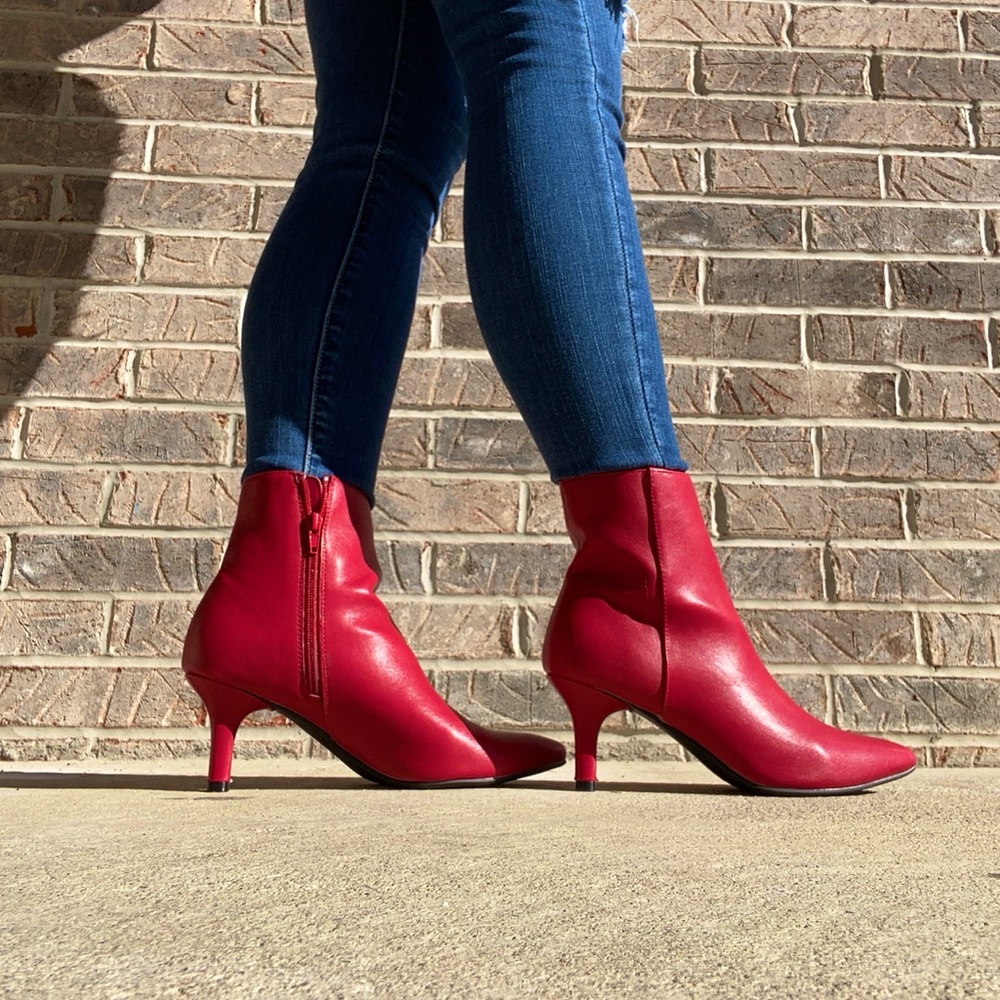 Women’s Size 8 Rampage Boots
